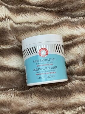 First Aid Beauty Facial Radiance Pads with Glycolic + Lactic Acids